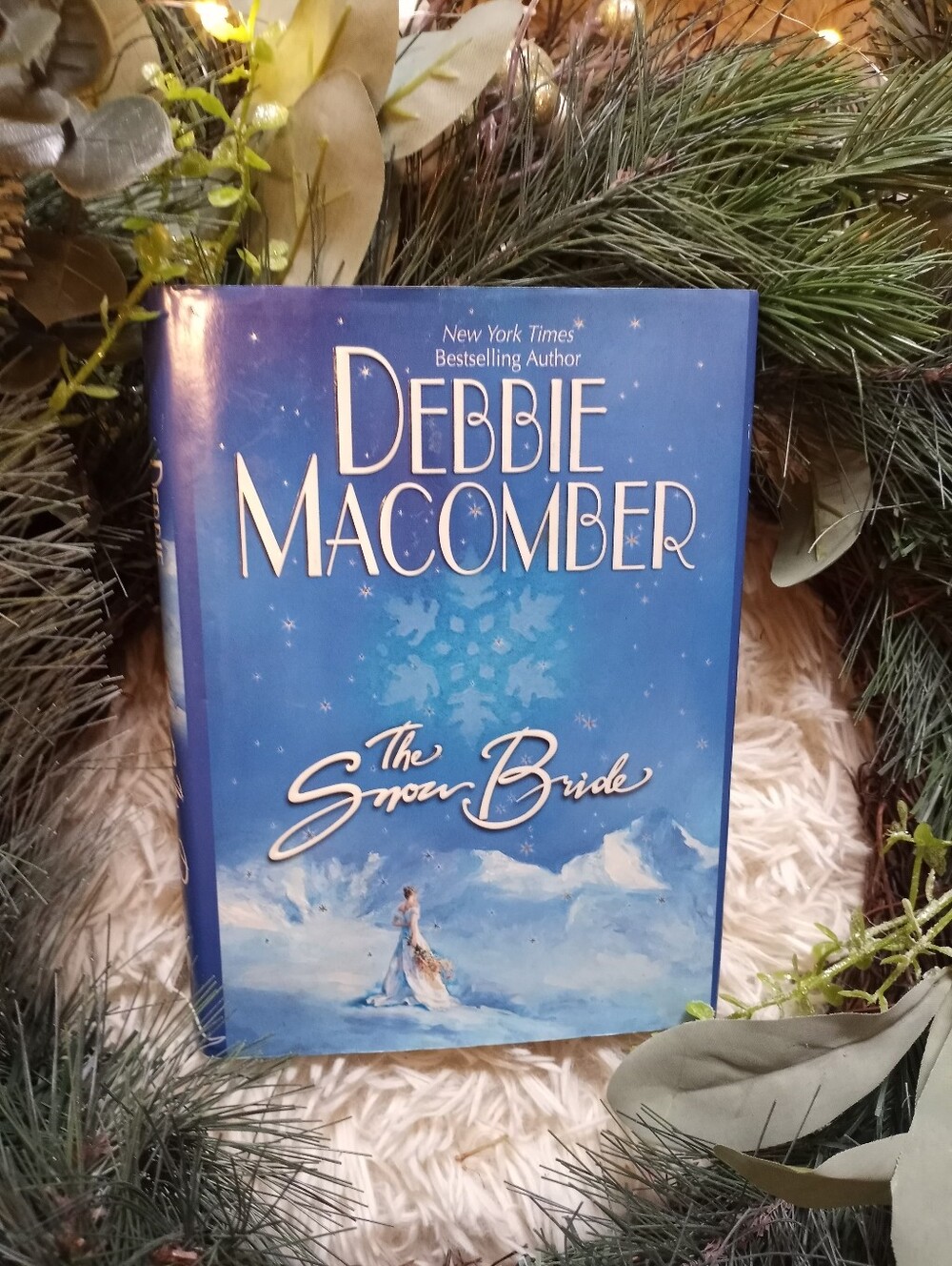 Debbie Macomber "The Snow Bride" - Blue Hardcover Novel